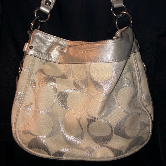 Coach - Picture 5 of 6